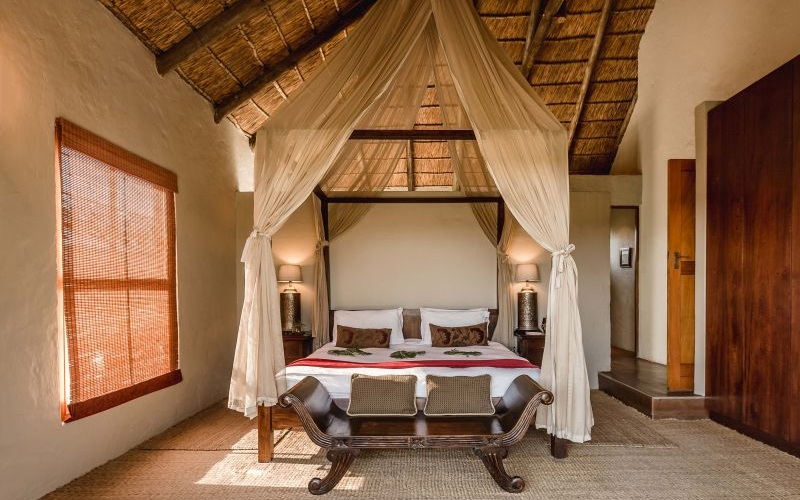 Hlosi  Lodge 18